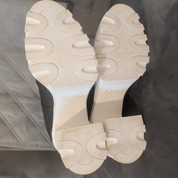 Excellent Funky SOREL BOOTS size 8 - Picture 5 of 5